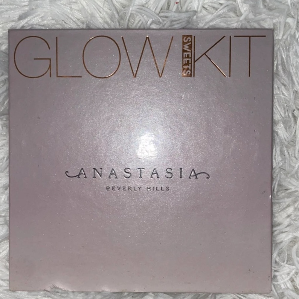Anastasia Beverly Hills sweet glow kit